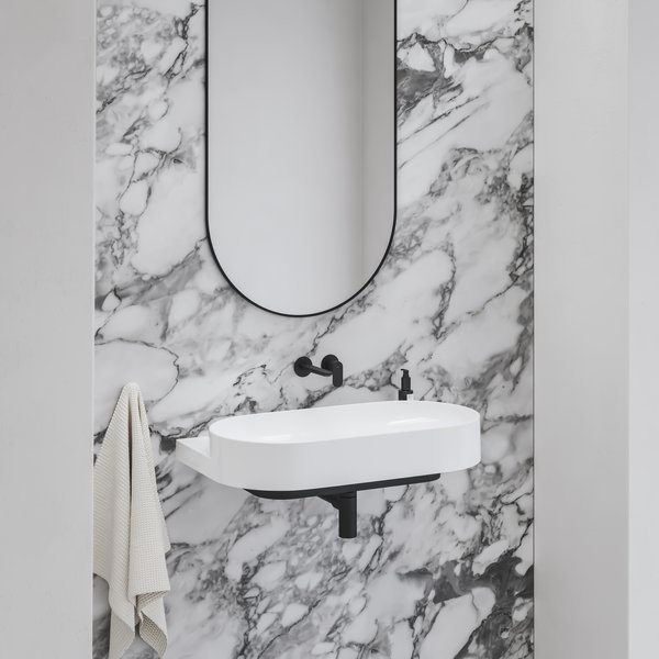 Смеситель для раковины Ravak Eleganta X070292 черный матовый