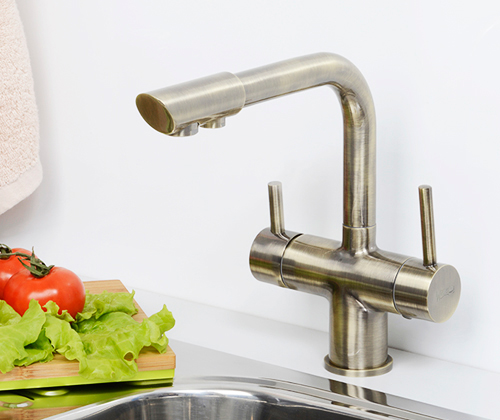 Смеситель для кухни Wasserkraft  A8037 с подключением к фильтру светлая бронза