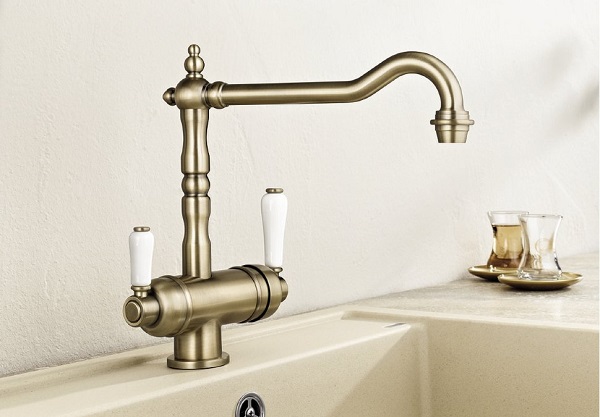 Смеситель для кухни ретро