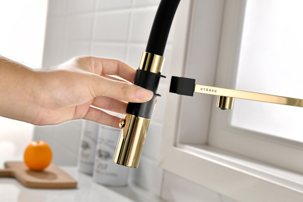 Смеситель для кухни Paulmark Gravity Gr213888-G с подключением к фильтру золото