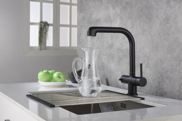 Смеситель для кухни Timo Saona 2346/03FL с подключением к фильтру черный