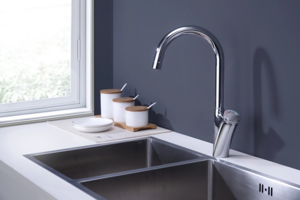 Смеситель для кухни D&K Bayern DA1482401 без подключения к фильтру хром