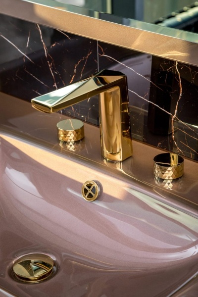 Смеситель для раковины Boheme Venturo 150-G-DIAMOND золото