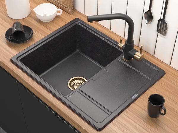 Смеситель для кухни Paulmark Essen Es213011-401BR с подключением к фильтру антрацит/бронза