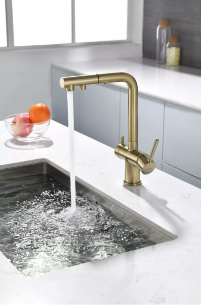 Смеситель для кухни Paulmark SERPENTINE Se213222-LG с подключением к фильтру светлое золото