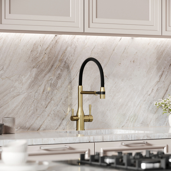 Смеситель для кухни Sancos Garda SC4009BG с подключением к фильтру брашированное золото/черный