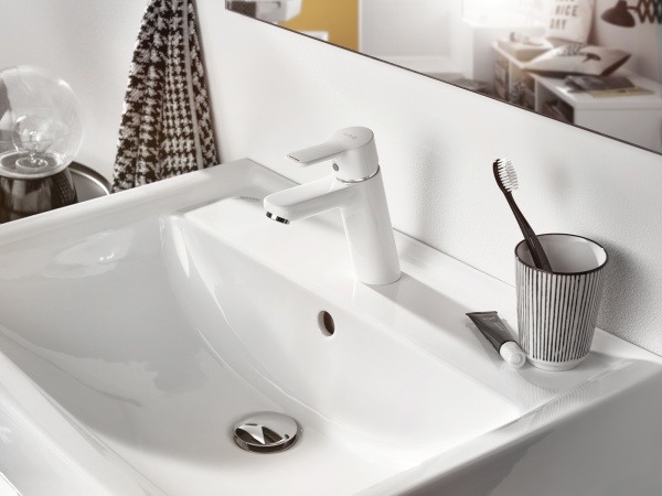 Смеситель для раковины Kludi Pure&Easy 372929165 белый/хром