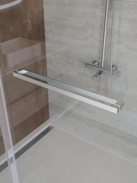 Душевой угол Cezares Lux LUX-A-FS-11-100-C-CR квадратный 100x100 стекла прозрачные, профиль хром
