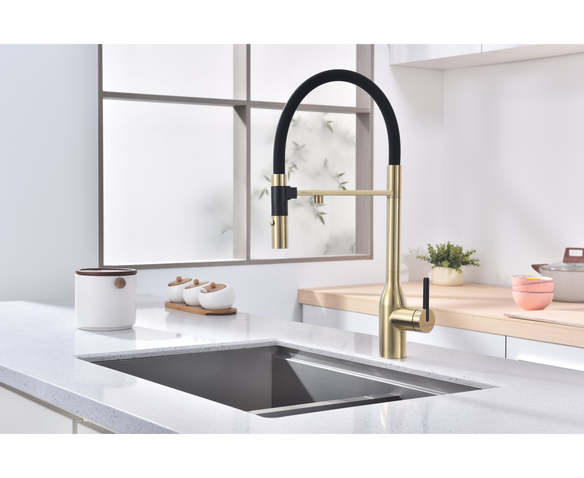 Смеситель для кухни Paulmark MAGNETO ONE Ma213188-LG с подключением к фильтру светлое золото
