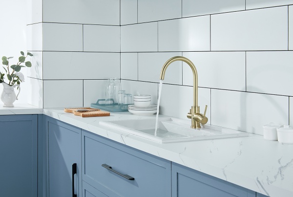 Смеситель для кухни Paulmark Essen Es213211-BR с подключением к фильтру бронза