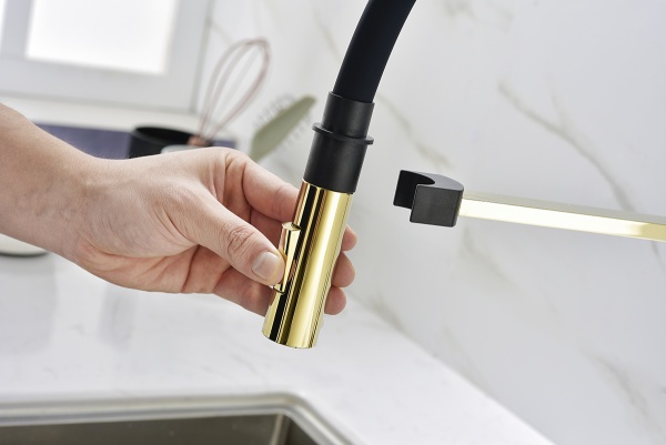 Смеситель для кухни Paulmark Halt Ha214021-G без подключения к фильтру золото