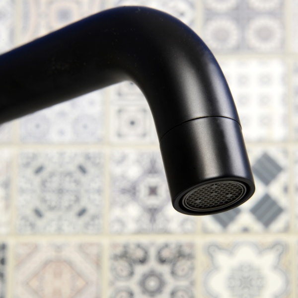 Смеситель для кухни Wasserkraft Elbe A7407 без подключения к фильтру черный